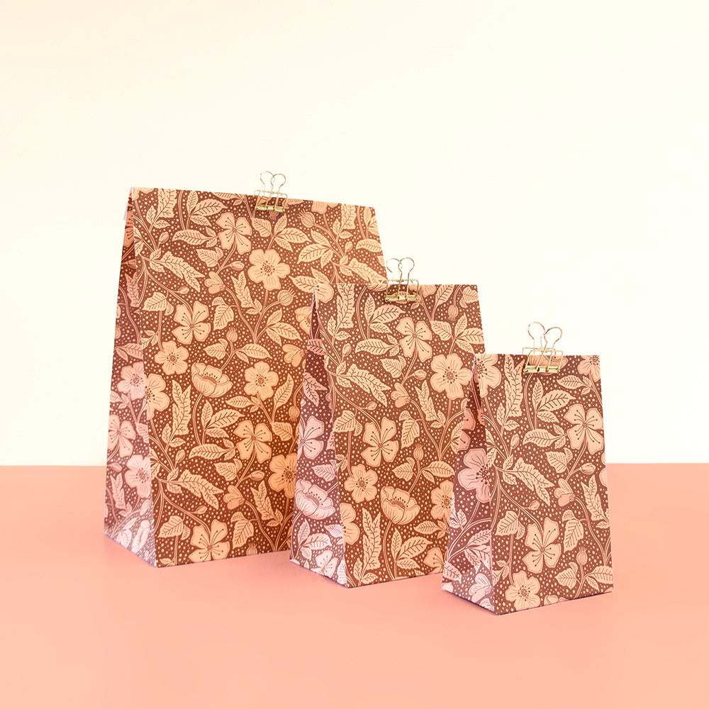 Blokbodemzak bloemen chocolate-pink