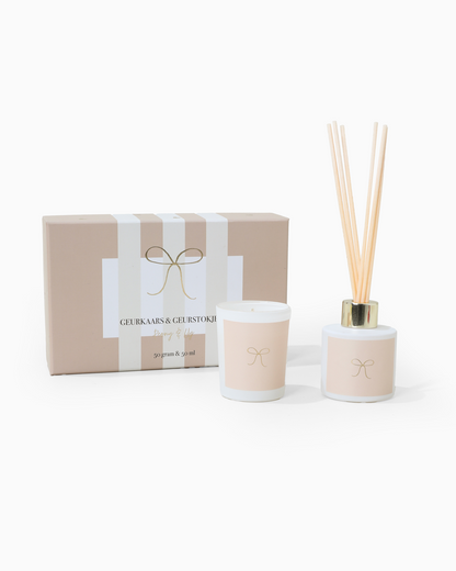 Gift set beige kaars en geurstokjes